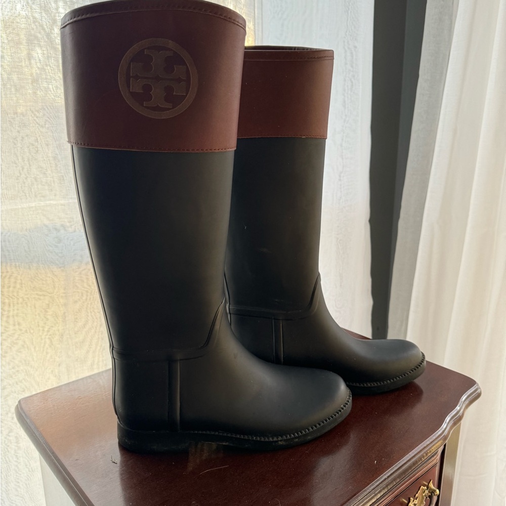 Tory Burch size 8 rain/mud boots